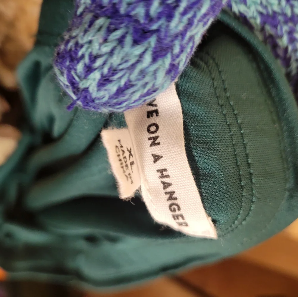 love on a hanger new without